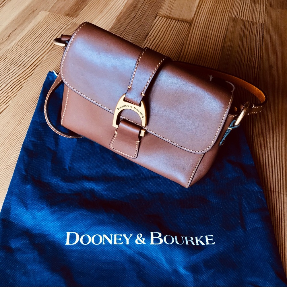NWOT Dooney & Bourke short handle purse